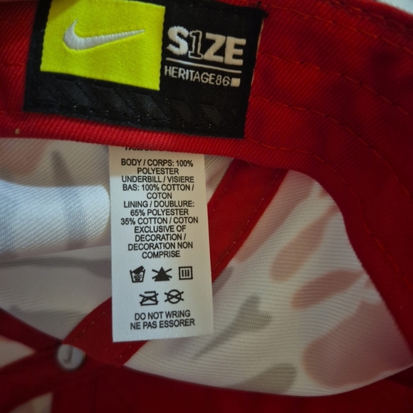 Nike Heritage 86 Georgia Bulldogs Tie Dye Hat Adjustable Cap Red Black EUC - Picture 4 of 6